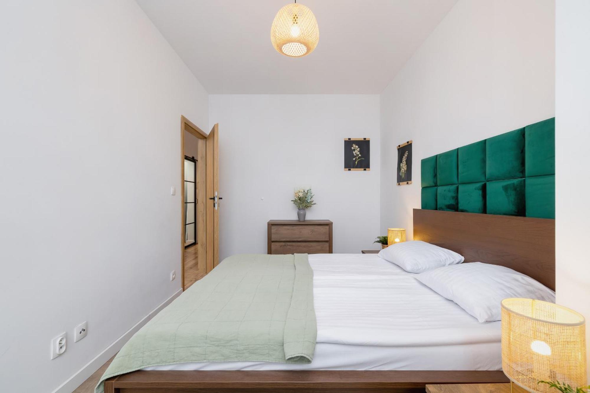 Exclusive Apartment In Katowice With Balcony, Parking, Gym And Sauna By Noclegi Renters Bagian luar foto